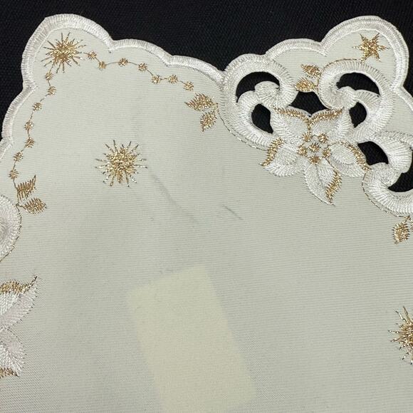 Set 3 German Embroidered Christmas Doilies Star Shaped Gold Thread 9” Table Mats - Picture 4 of 6